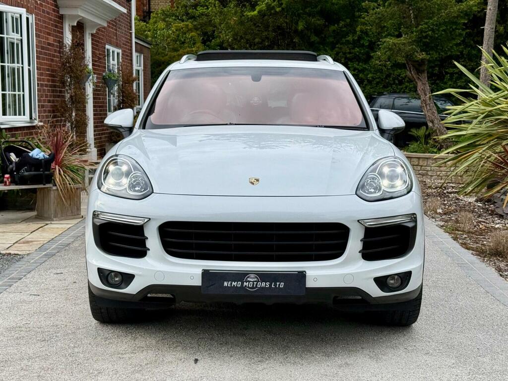 Porsche Cayenne Turbo Tiptronic S White #9