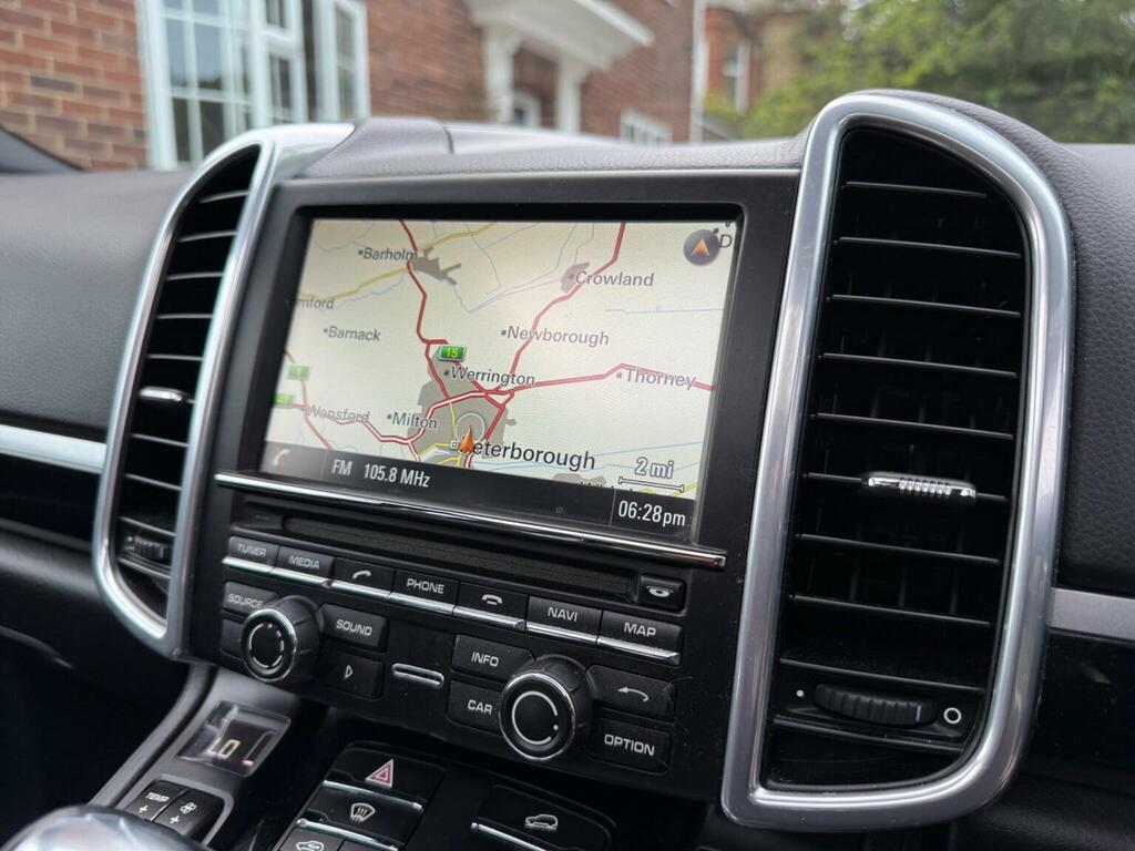 Porsche Cayenne Turbo Tiptronic S White #22