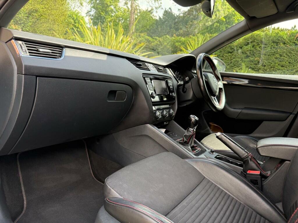 Skoda Octavia 1.6L Elegance Grey #13