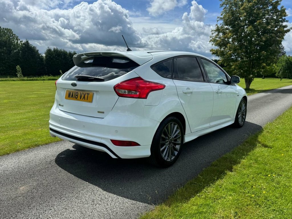 Ford Focus 1L St-line White #3