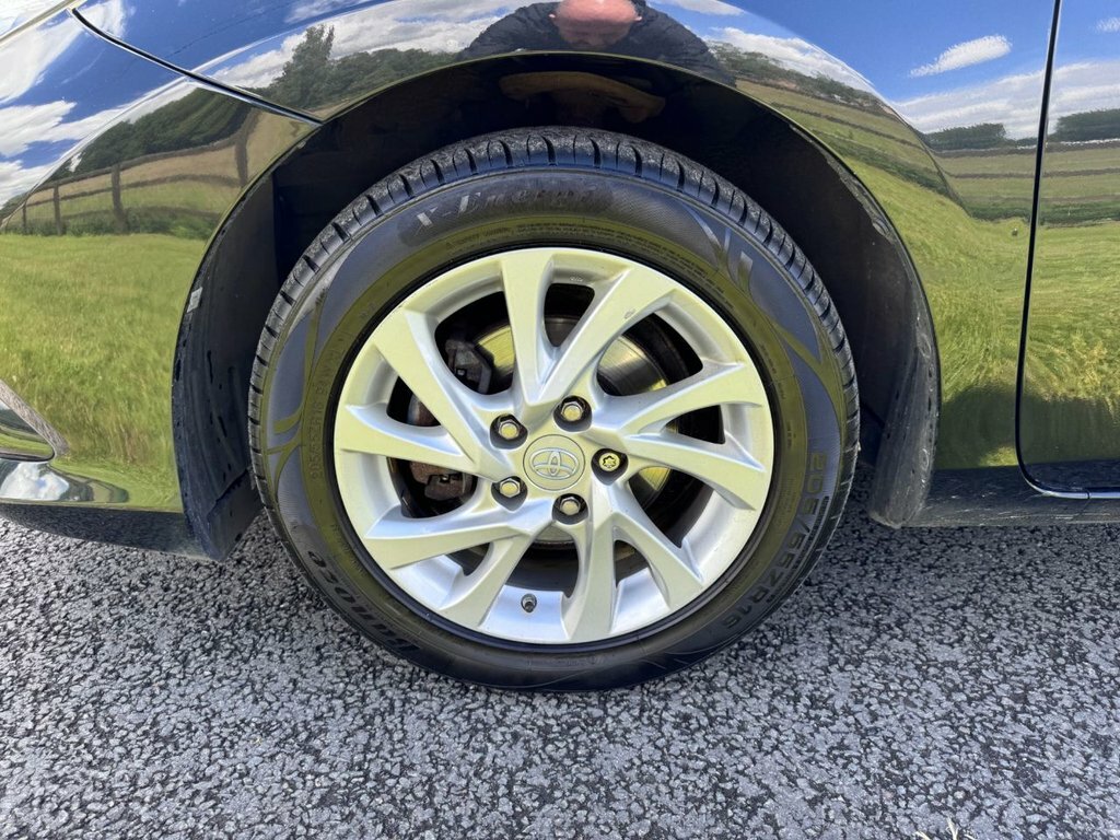 Toyota Auris Excel Black #11