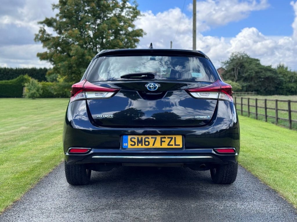 Toyota Auris 1.8L Icon Tech Black #5