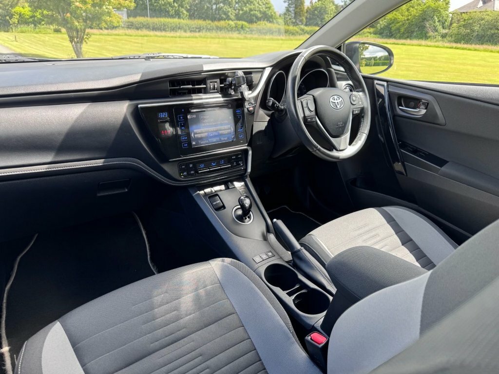 Toyota Auris Excel Black #15