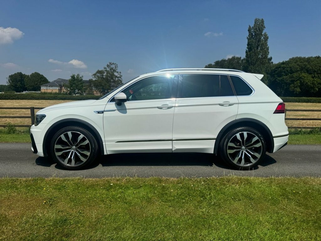 Volkswagen Tiguan 2L R-line PN67VMM White #5