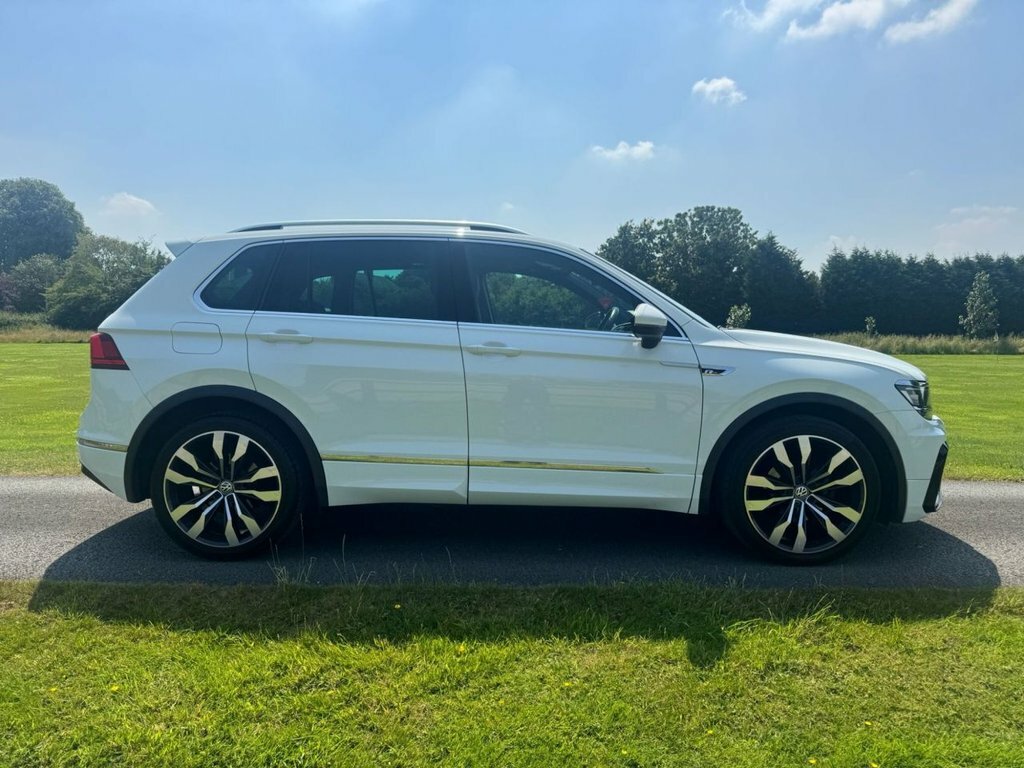 Volkswagen Tiguan 2L R-line PN67VMM White #2