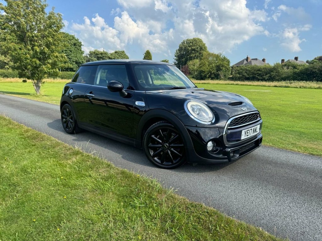 Mini Hatch 2L Cooper S Black