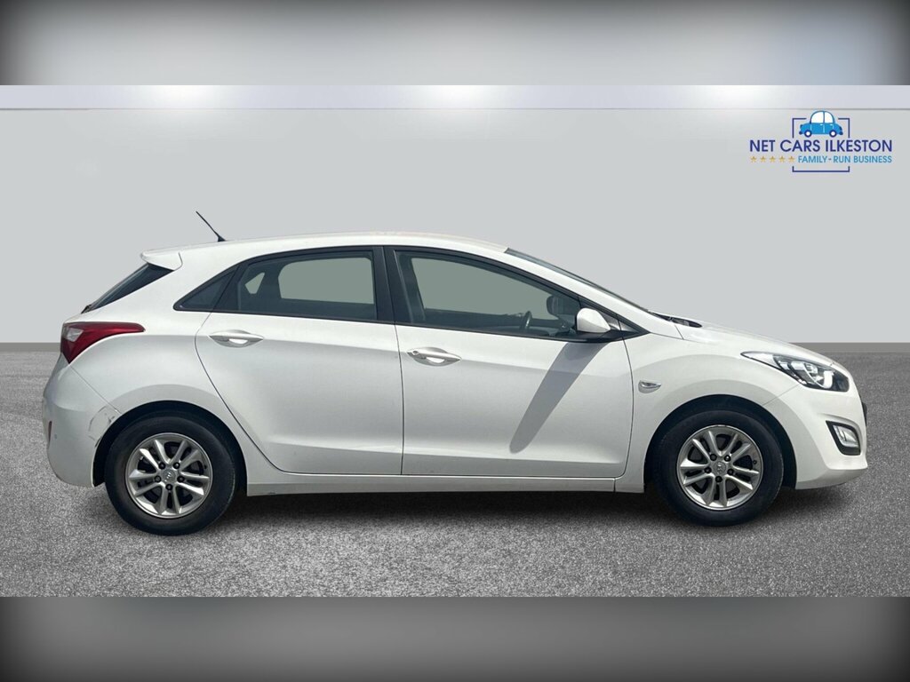 Hyundai I30 1.6 Crdi Active Euro 5 White #6
