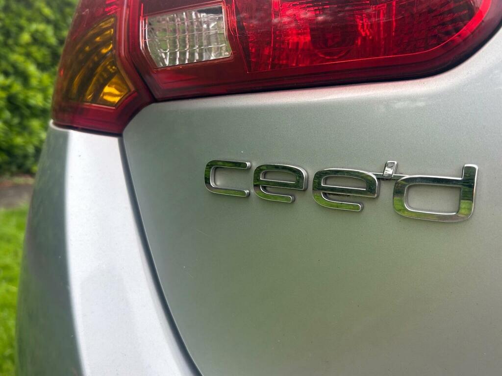 Kia Ceed Hatchback 1.6 Gdi Ecodynamics 2 Euro 5 Ss Silver #4
