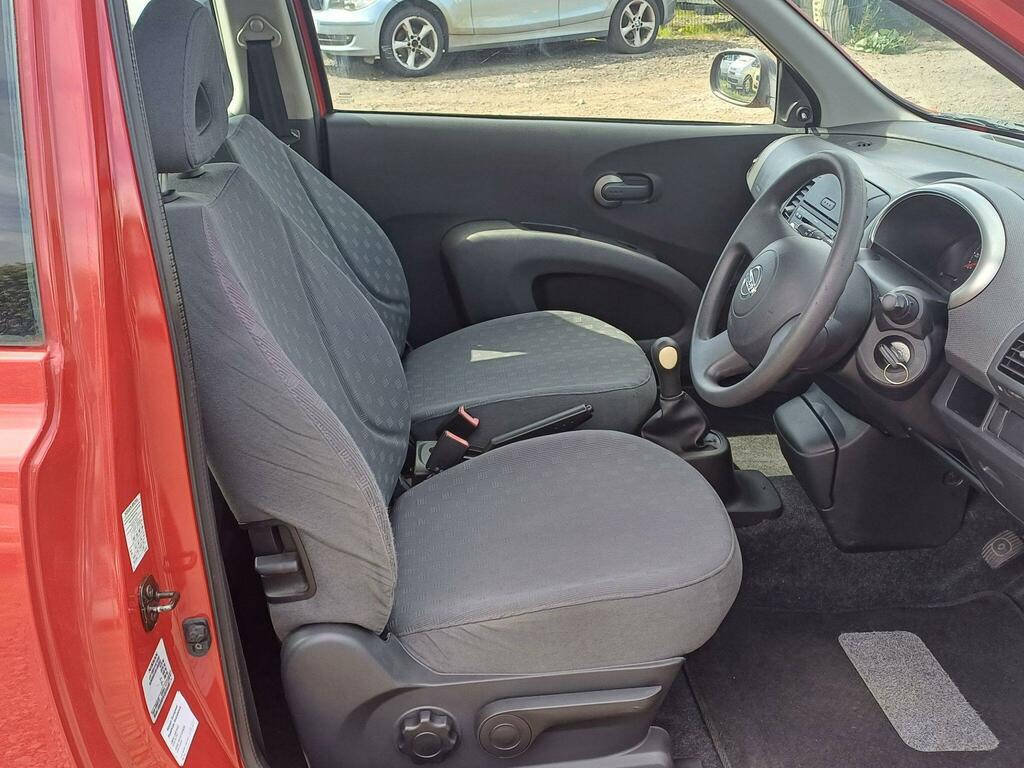 Nissan Micra 1.0 E Red #9
