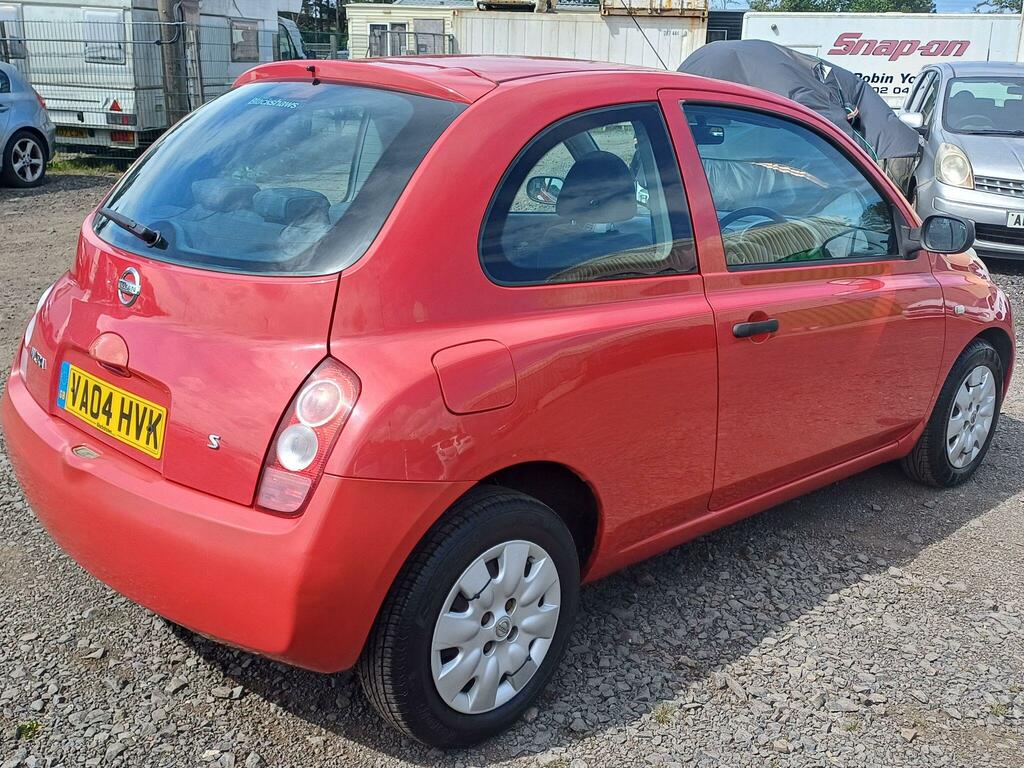 Nissan Micra 1.0 E Red #7