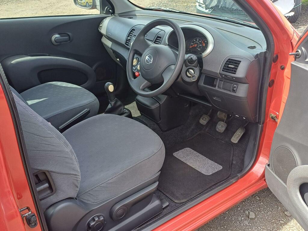 Nissan Micra 1.0 E Red #10
