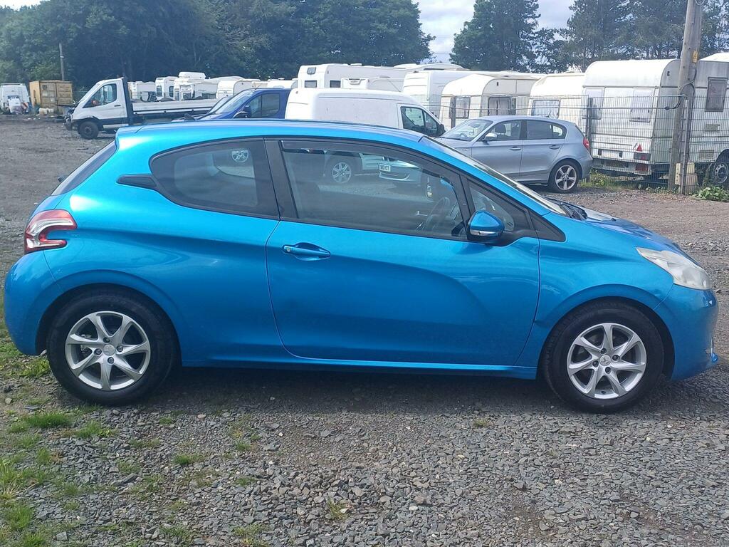 Peugeot 208 208 Access Hdi Black #8
