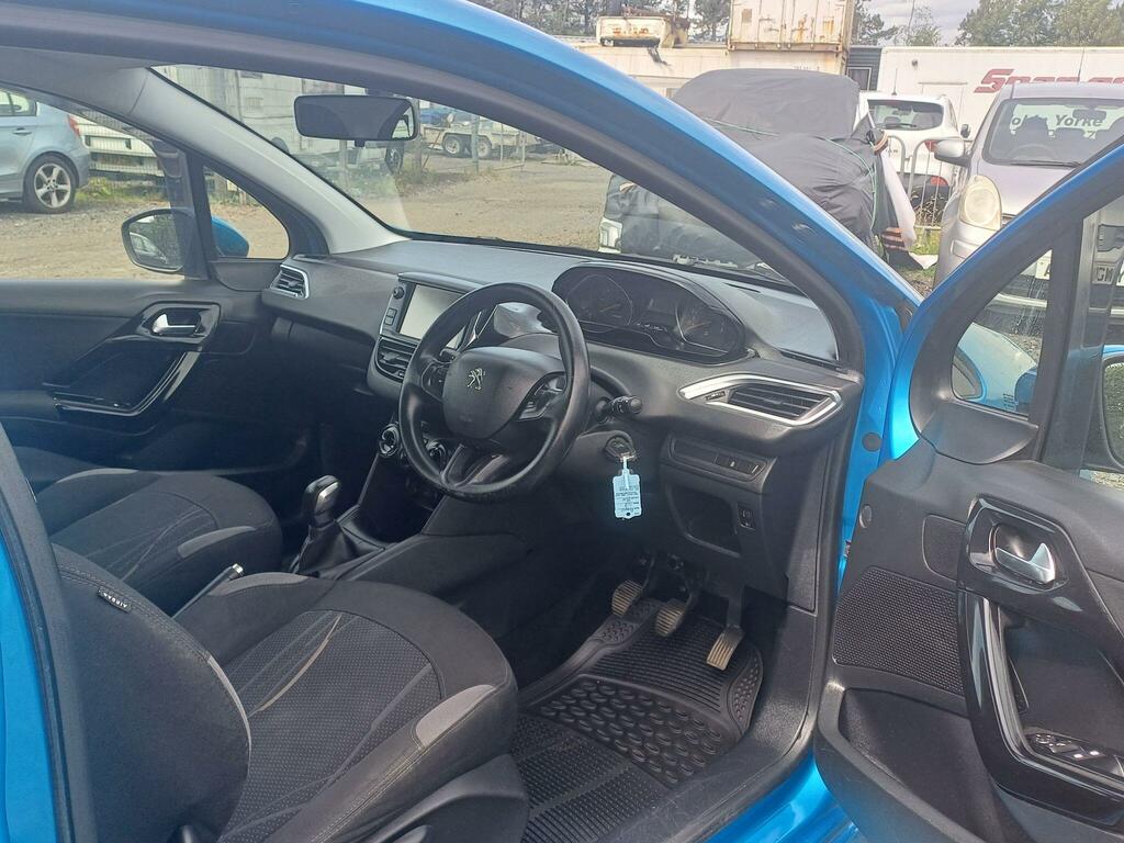 Peugeot 208 208 Access Hdi Black #10