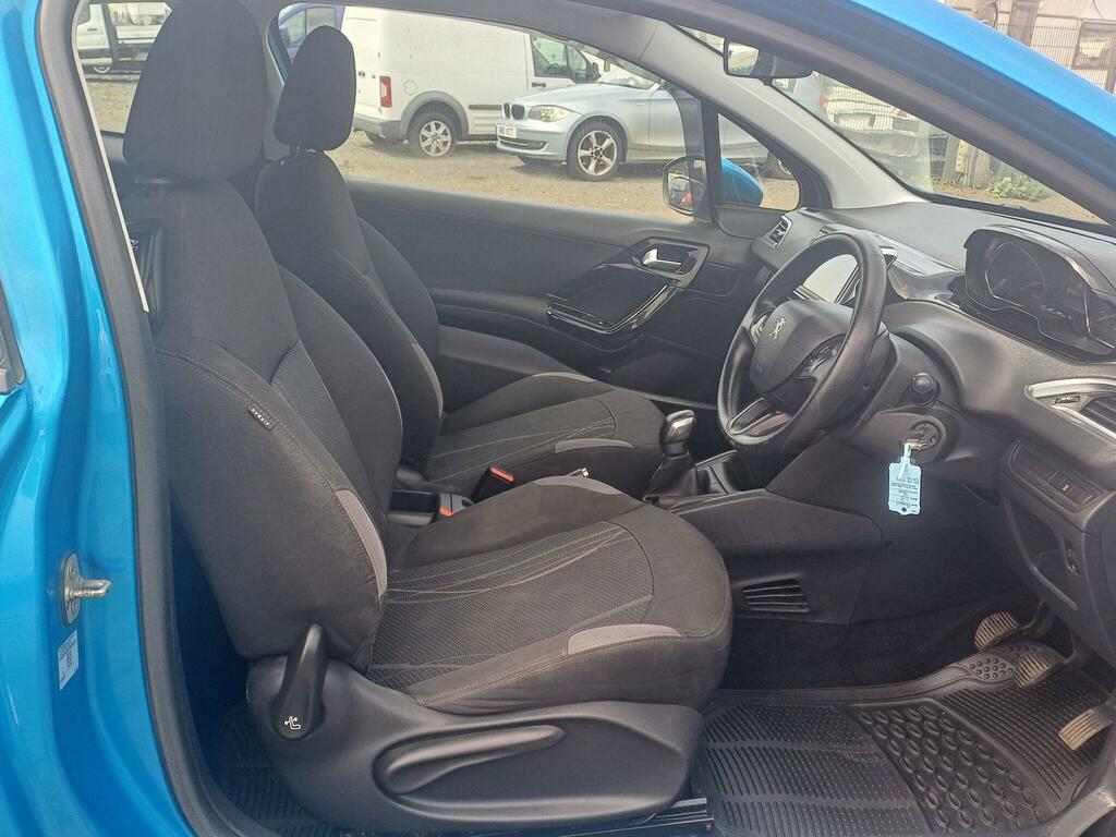 Peugeot 208 208 Access Hdi Black #9