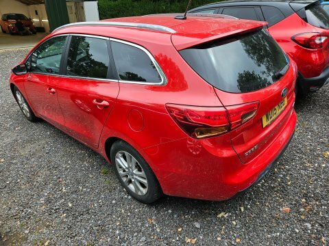 Kia Ceed Crdi 3 Ecodynamics Red #2