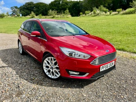 Ford Focus Titanium X Tdci Red
