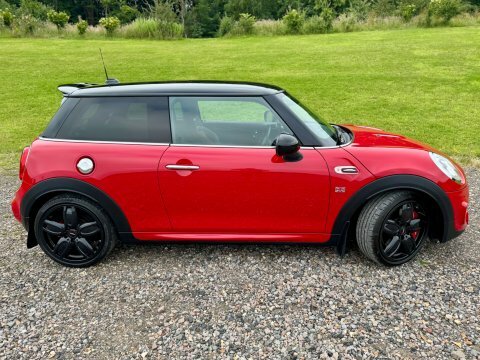 Mini Hatch John Cooper Works SB67LTF Red #2