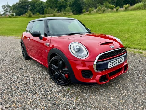 Mini Hatch John Cooper Works SB67LTF Red