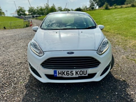 Ford Fiesta Zetec White #5
