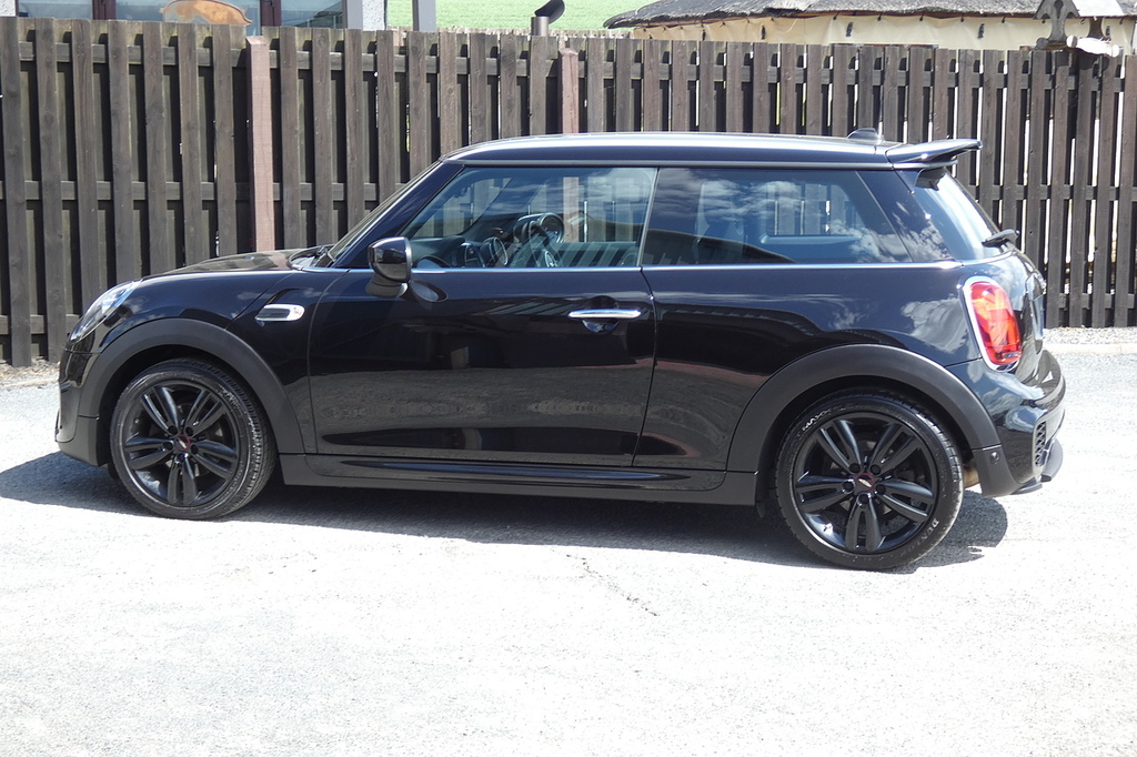 Mini Hatch 1.5 Cooper Sport Hatchback Steptronic E SV20ZCZ Black #5