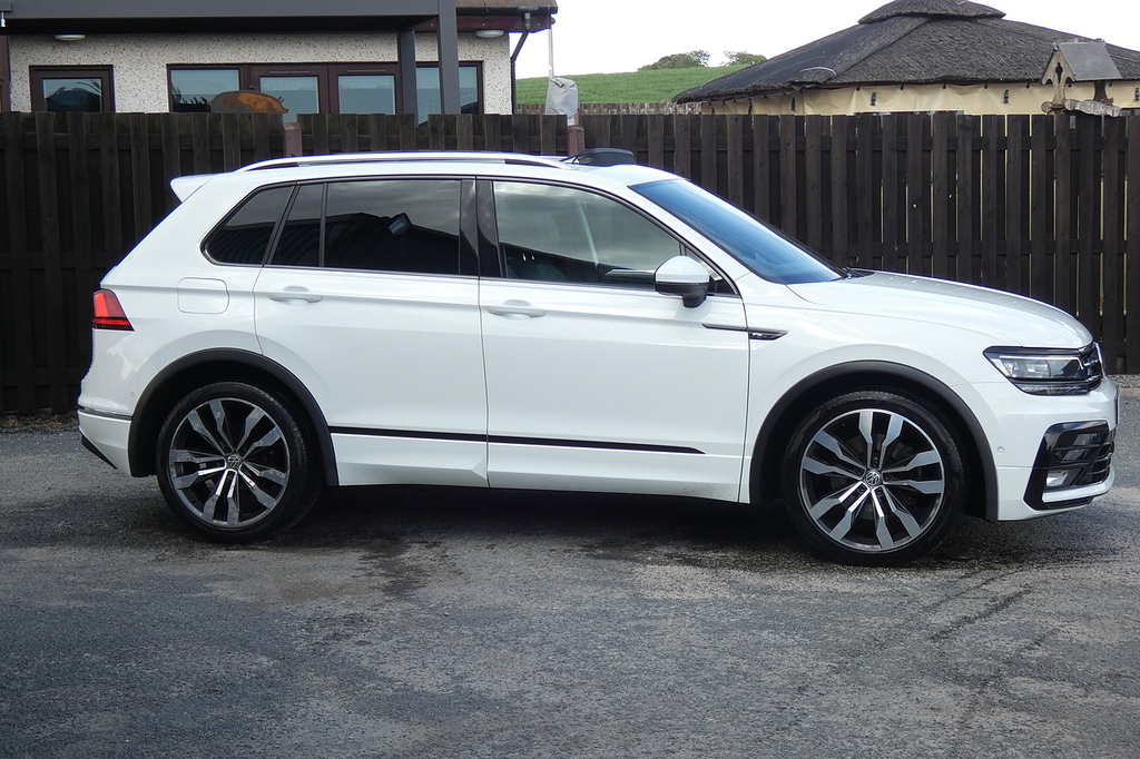 Volkswagen Tiguan Se Navigation Tdi Silver #2