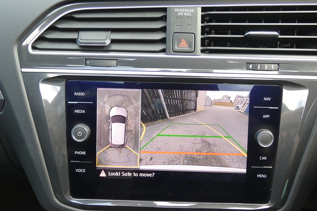 Volkswagen Tiguan Se Navigation Tdi Silver #14