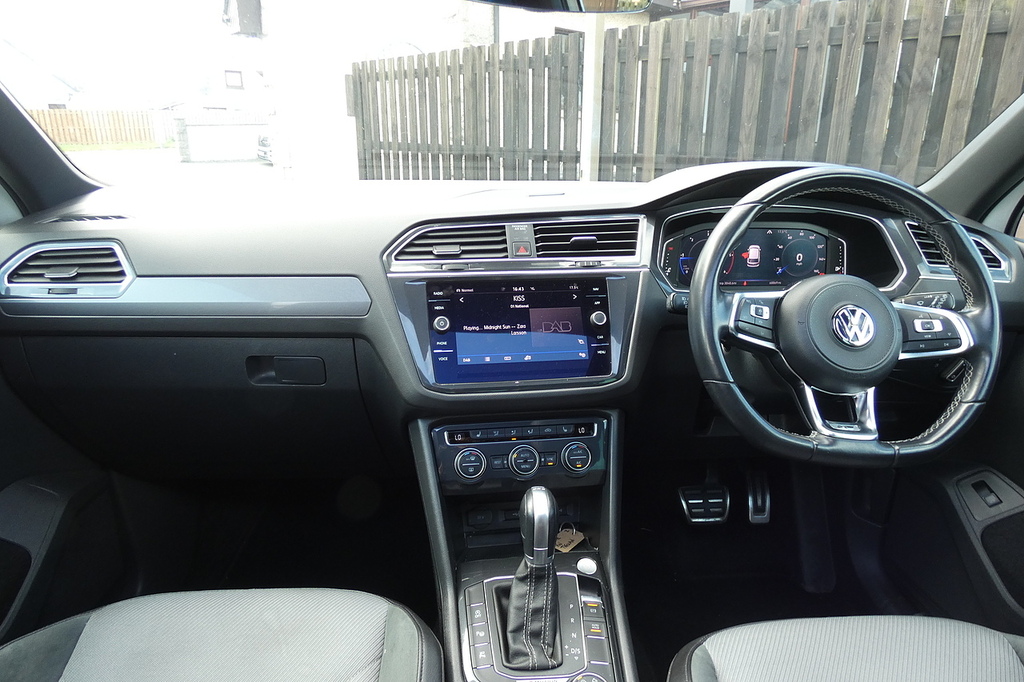 Volkswagen Tiguan Se Navigation Tdi Silver #8