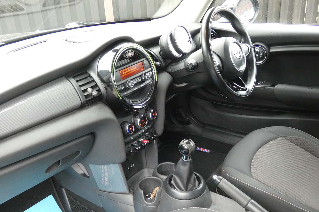 Mini Hatch 1.5 Cooper D Euro 6 Ss 2016 Black #9