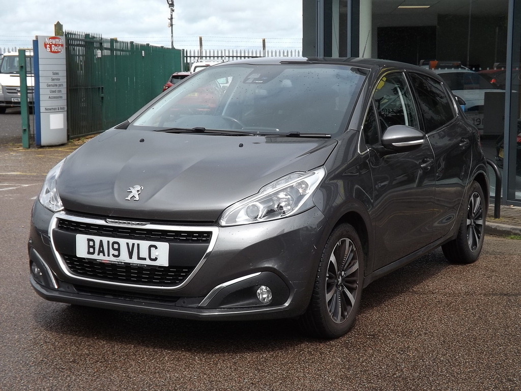 Peugeot 208 Puretech Tech Edition Grey