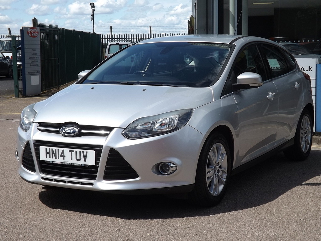 Ford Focus Titanium Navigator Silver