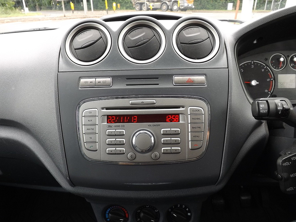 Ford Transit Connect 1.6L Null White #10