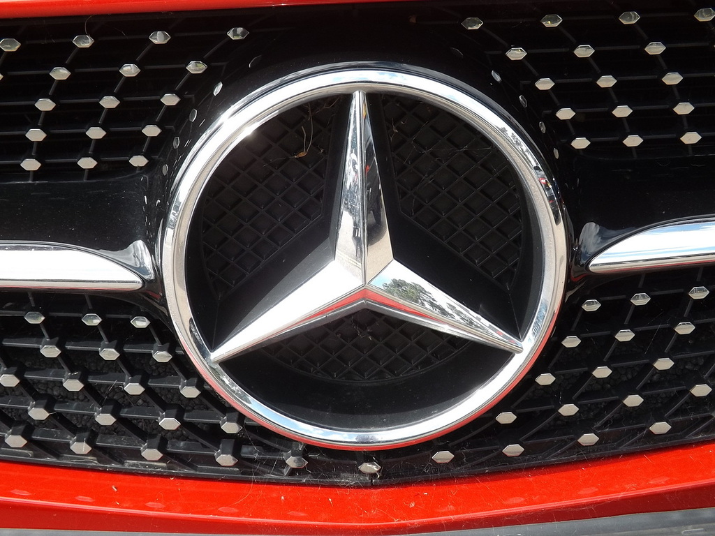 Mercedes-Benz CLA Class Cla180 Amg Line Red #6