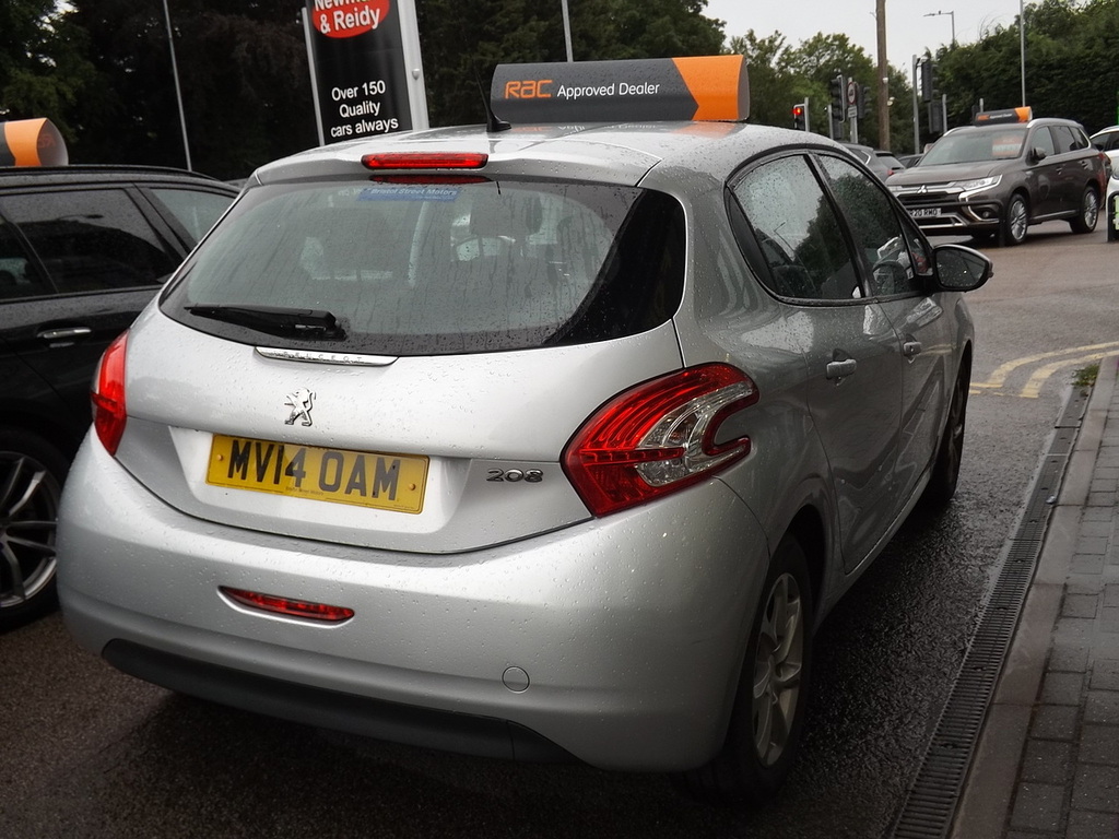 Peugeot 208 Vti Active Silver #4