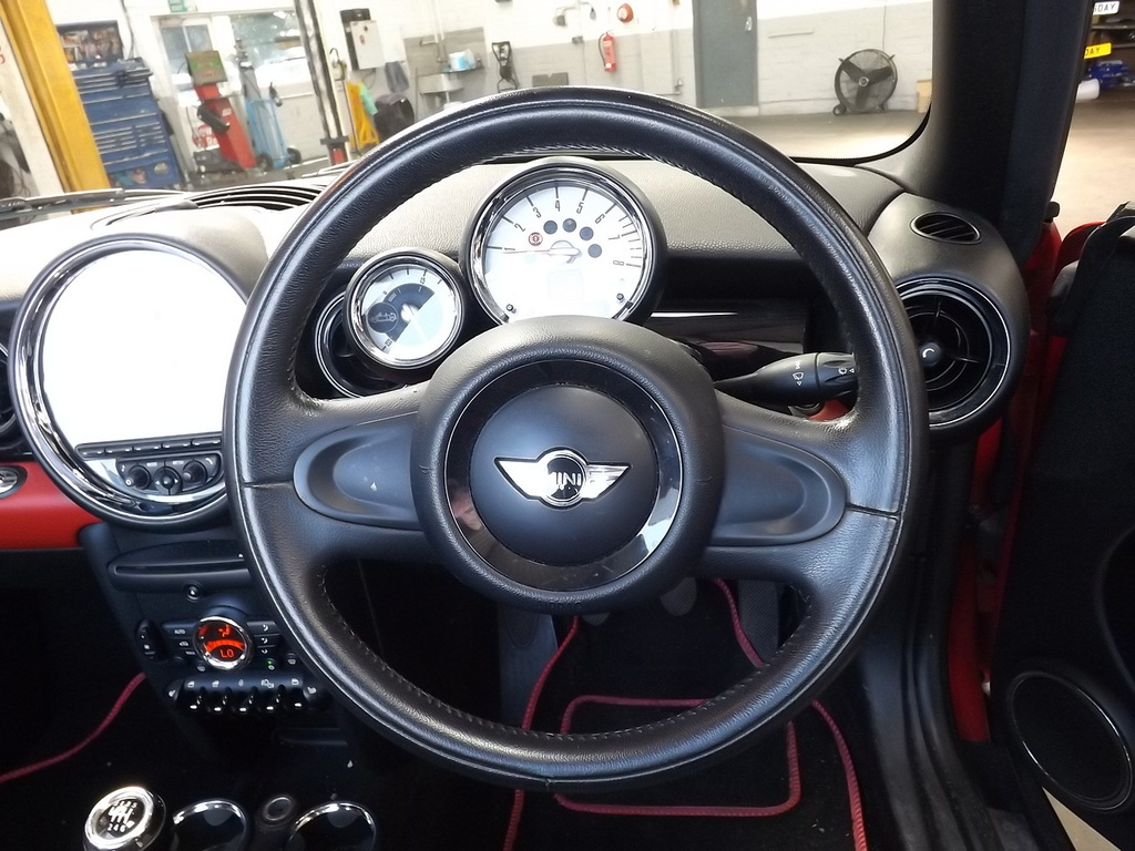 Mini Hatch 1.6 Cooper Euro 5 Ss White #14