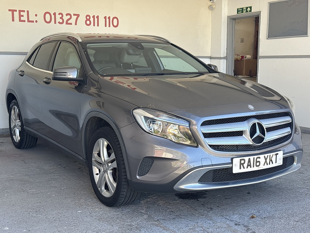 Mercedes-Benz GLA Class Gla200d Sport Grey #3