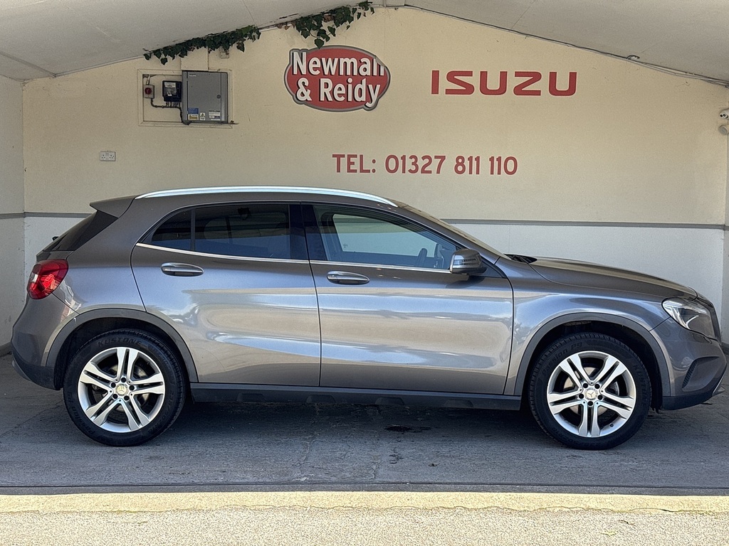 Mercedes-Benz GLA Class Gla200d Sport Grey #4