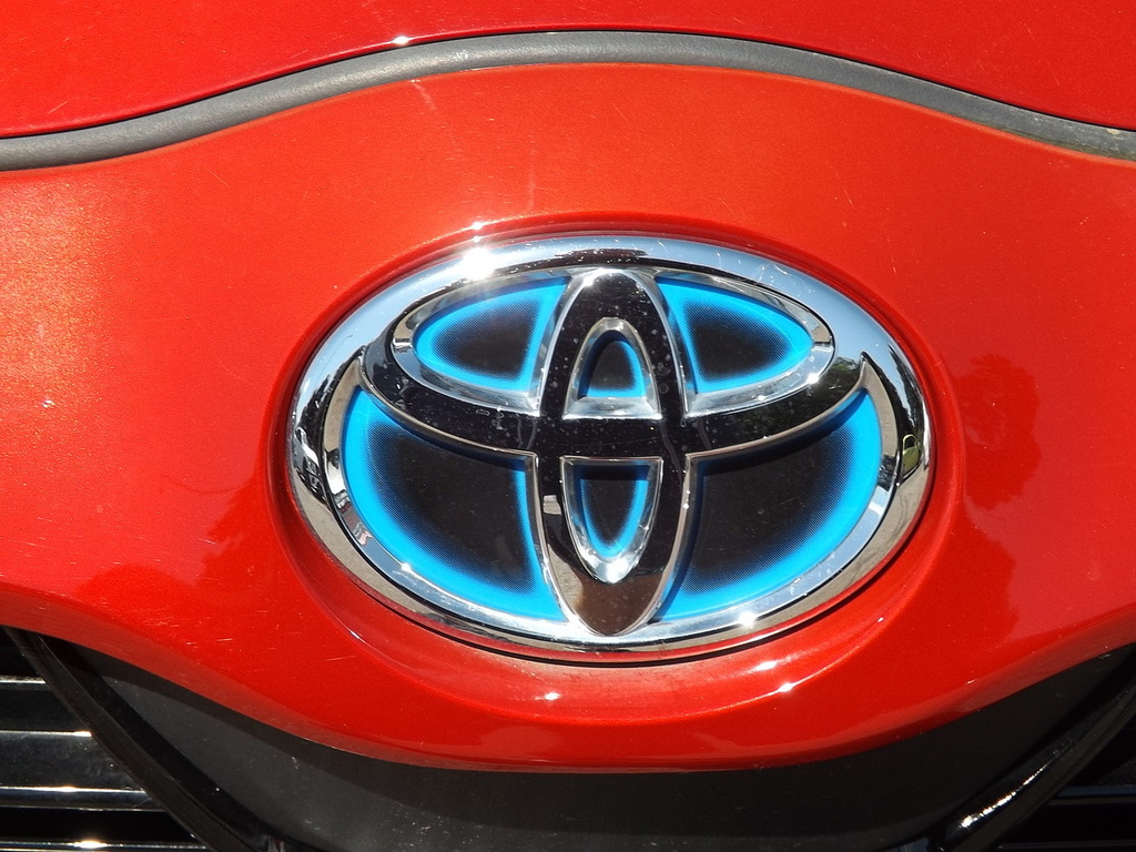 Toyota Yaris Vvt-h Excel Red #6