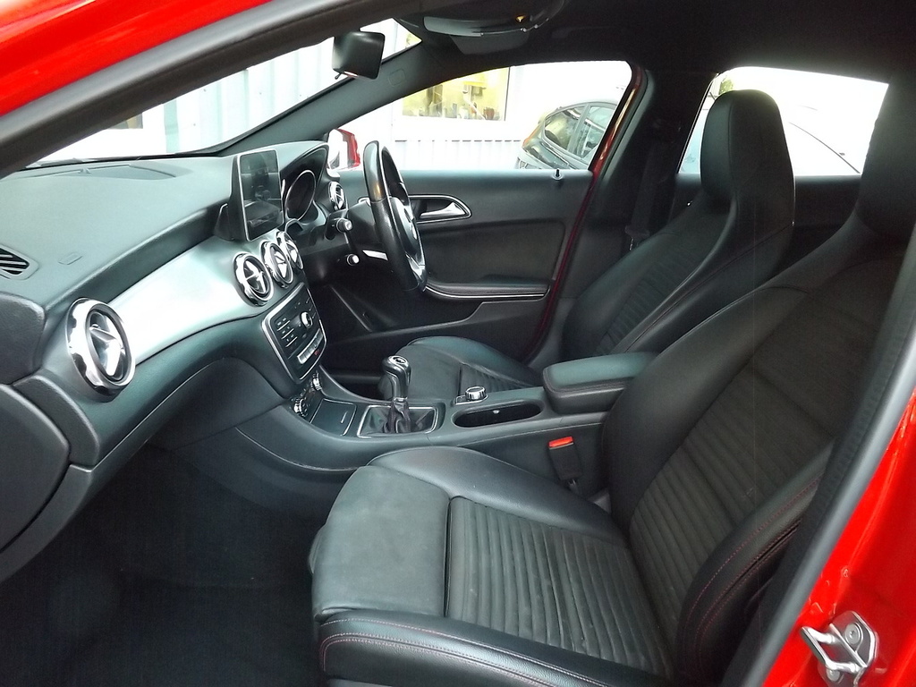 Mercedes-Benz GLA Class Gla 200 Se Executive White #22