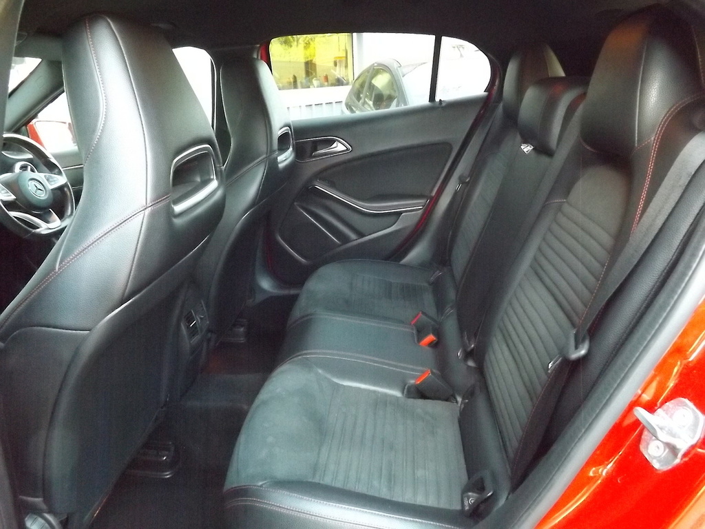 Mercedes-Benz GLA Class Gla 200 Se Executive White #23