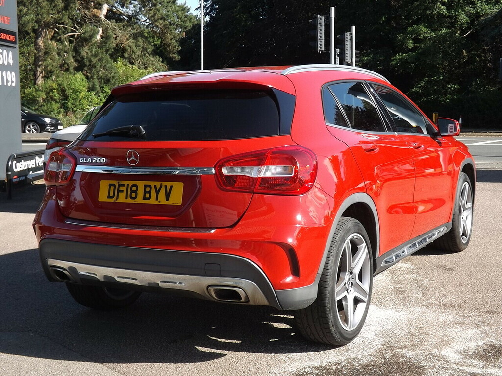 Mercedes-Benz GLA Class Gla 200 Se Executive White #24