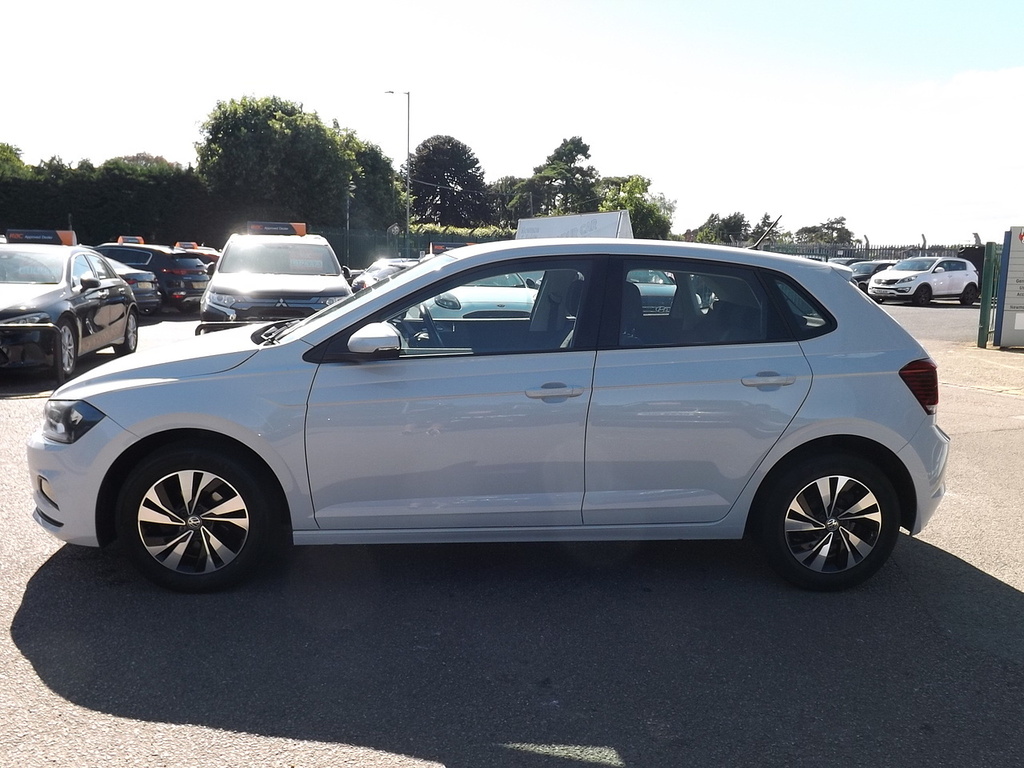 Volkswagen Polo Se White #5