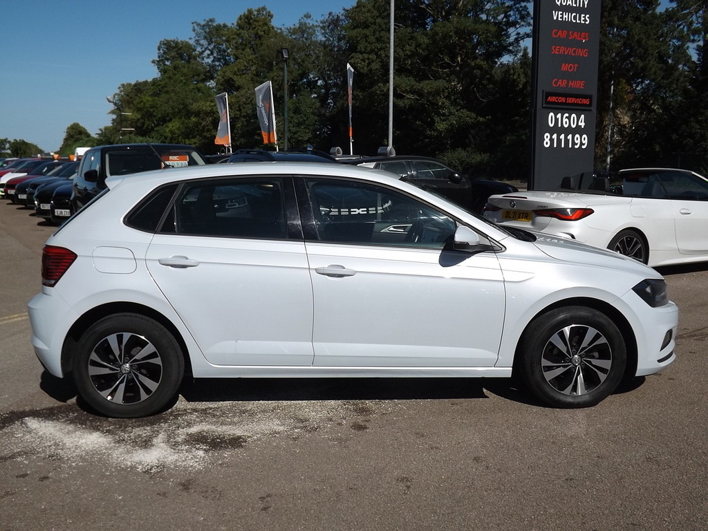 Volkswagen Polo Se White #4