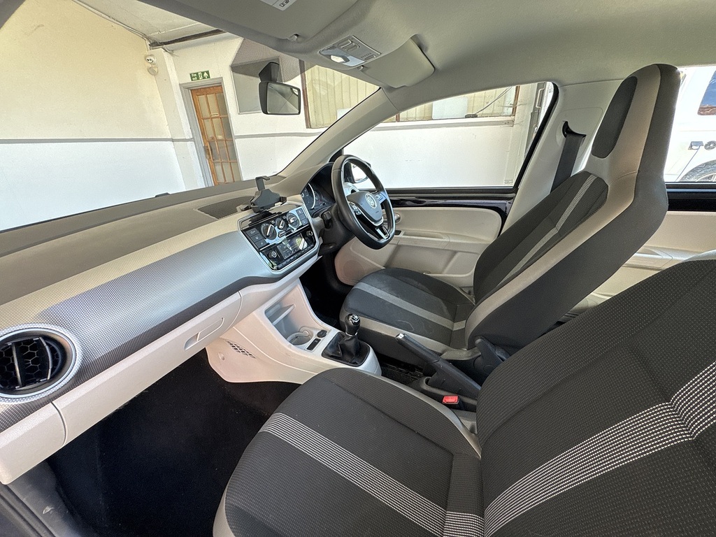 Volkswagen Up 1.0 Move Up White #19