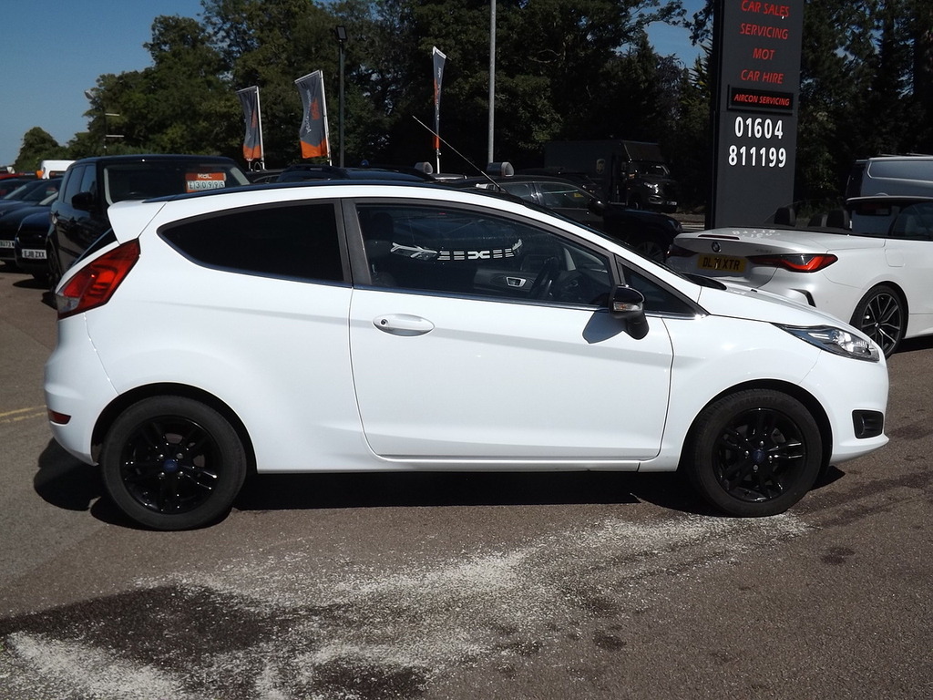 Ford Fiesta T Ecoboost Zetec White Edition White #4
