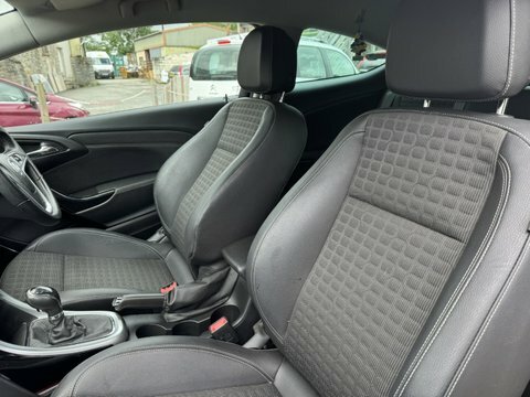 Vauxhall Astra GTC Sri Cdti S Black #4