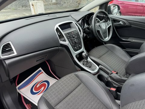 Vauxhall Astra GTC Sri Cdti S Black #3