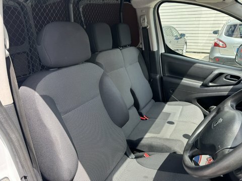Peugeot Partner Blue Hdi Professional White #2