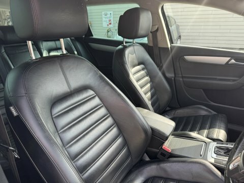 Volkswagen Passat Alltrack Tdi Bluemotion Tech Black #4