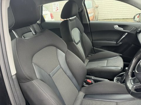 Audi A1 Sportback Tdi Sport FV65LZG Black #4