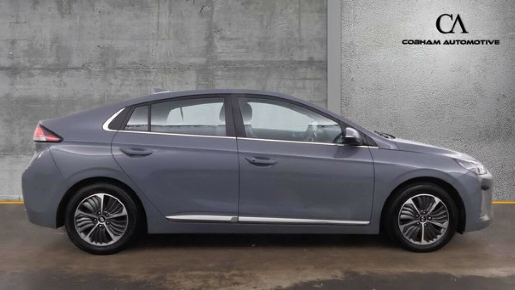 Hyundai Ioniq Premium Se White #7